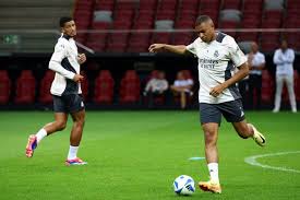 利用密切相 利用密切相